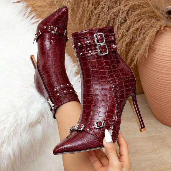 Women Fashion Ankle Boots With Rivets, Pointy Toe High Heels